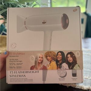 T3 Featherweight StyleMax Hair Dryer - White and Gold